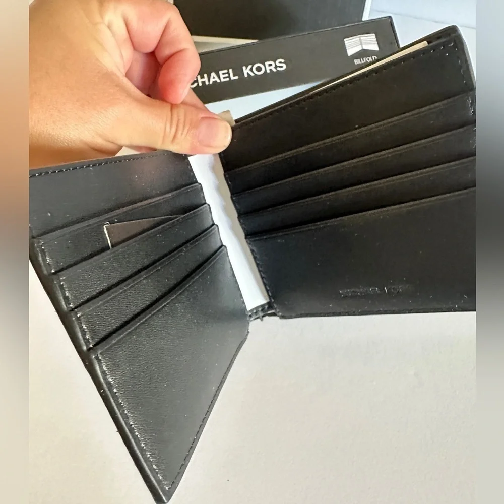 NWT Michael Kors Textured Black Wallet Holder